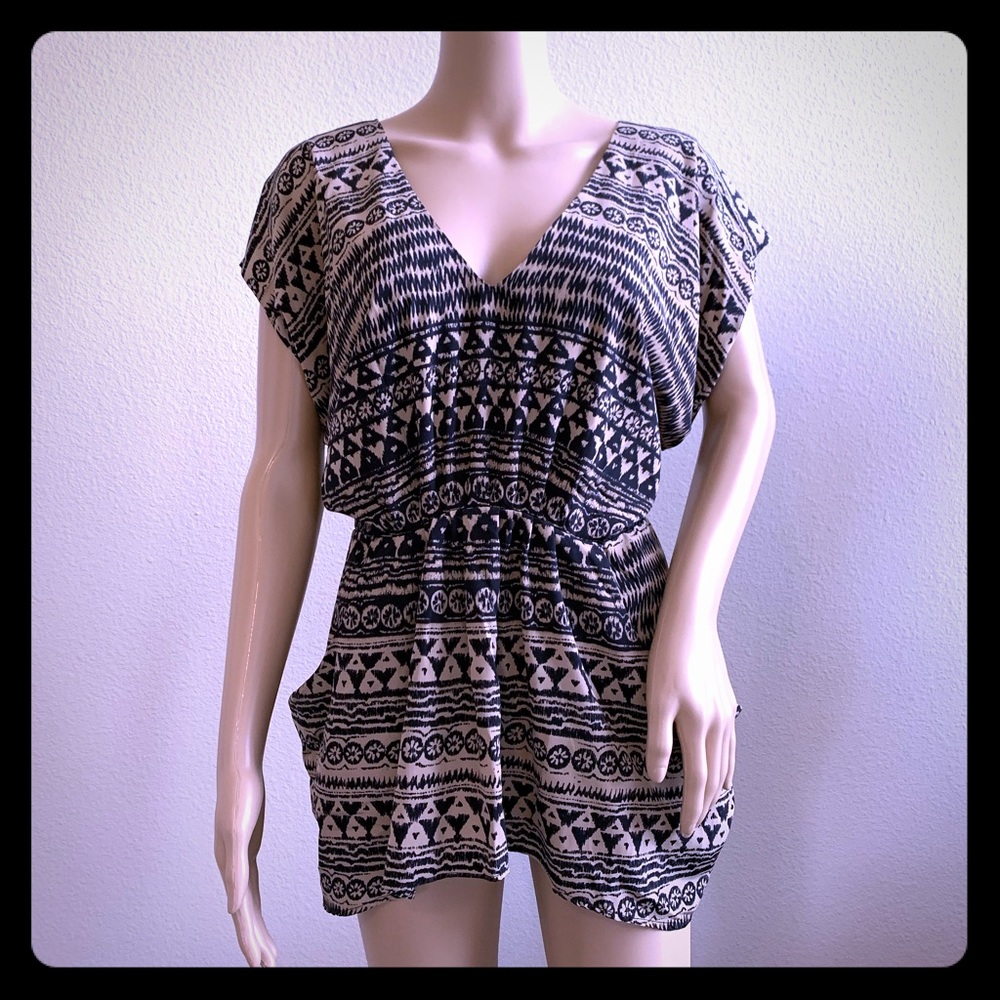 Line & Dot tunic in ethnic pattern, NWT size M